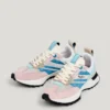 Sneakers con dettagli traslucidi