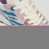 Sneakers con dettagli traslucidi