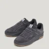 Sneakers con suola a cono in pelle scamosciata