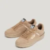 Sneakers con suola a cono in pelle scamosciata Sneakers con suola a cono in pelle scamosciata