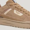 Sneakers con suola a cono in pelle scamosciata Sneakers con suola a cono in pelle scamosciata
