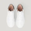 Sneakers in pelle con borchie