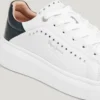 Sneakers in pelle con borchie