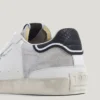 Sneakers in pelle con dettagli glitterati Sneakers in pelle con dettagli glitterati
