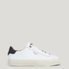 Sneakers in pelle con dettagli in pelle scamosciata Sneakers in pelle con dettagli in pelle scamosciata