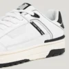 Sneakers in pelle con suola a conchiglia Sneakers in pelle con suola a conchiglia