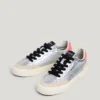 Sneakers metallizzate con dettagli glitterati Sneakers metallizzate con dettagli glitterati
