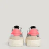 Sneakers metallizzate con dettagli glitterati Sneakers metallizzate con dettagli glitterati