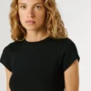 T-shirt a costine con logo ricamato T-shirt a costine con logo ricamato