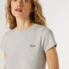 T-shirt a costine con logo ricamato T-shirt a costine con logo ricamato