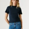 T-shirt a punto traforato con logo ricamato T-shirt a punto traforato con logo ricamato