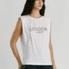 T-shirt con dettagli borchiati