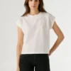 T-shirt con dettagli floreali traforati T-shirt con dettagli floreali traforati