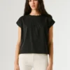 T-shirt con dettagli floreali traforati T-shirt con dettagli floreali traforati