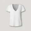 T-shirt con scollo a V e logo ricamato T-shirt con scollo a V e logo ricamato