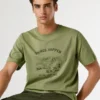 T-shirt con stampa artistica T-shirt con stampa artistica