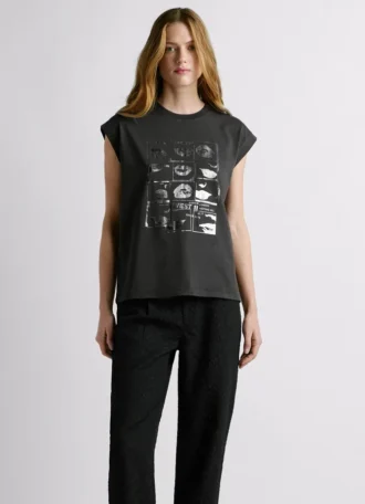 T-shirt con stampa artistica