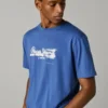 T-shirt con stampa logo e vestibilità regolare T-shirt con stampa logo e vestibilità regolare