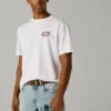 T-shirt con stampa logo e vestibilità regolare T-shirt con stampa logo e vestibilità regolare