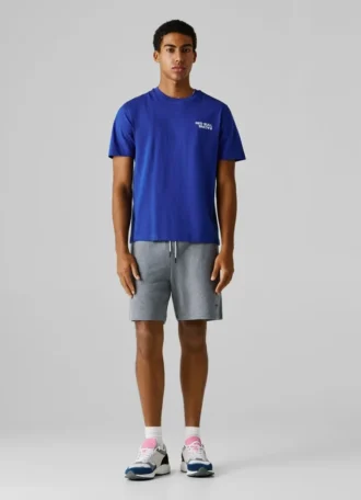 T-shirt con stampa logo e vestibilità regolare