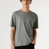 T-shirt con stampa logo e vestibilità regolare T-shirt con stampa logo e vestibilità regolare