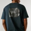 T-shirt con stampa sul retro e vestibilità comoda T-shirt con stampa sul retro e vestibilità comoda