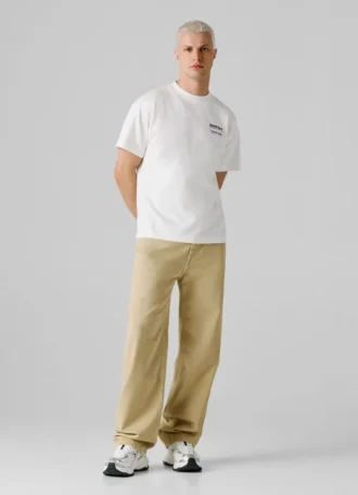 T-shirt con stampa sul retro e vestibilità comoda