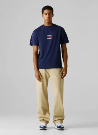 T-shirt con stampa sul retro e vestibilità comoda
