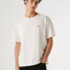 T-shirt con stampa sul retro e vestibilità comoda T-shirt con stampa sul retro e vestibilità comoda