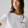 T-shirt con stampa sul retro e vestibilità comoda T-shirt con stampa sul retro e vestibilità comoda