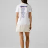 T-shirt con stampa sul retro e vestibilità comoda T-shirt con stampa sul retro e vestibilità comoda