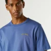 T-shirt con stampa sul retro e vestibilità regolare T-shirt con stampa sul retro e vestibilità regolare