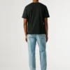 T-shirt con tasca frontale e vestibilità regolare