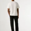 T-shirt con tasca frontale e vestibilità regolare
