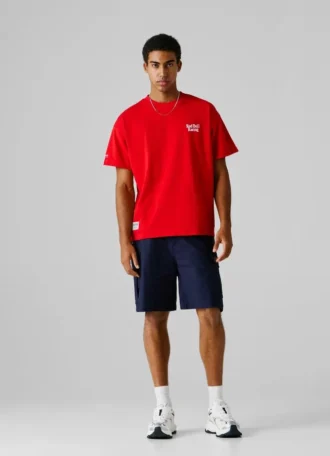 T-shirt dalla vestibilità ampia con stampa sul retro