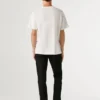 T-shirt dalla vestibilità comoda con tasca frontale