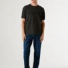 T-shirt dalla vestibilità regolare con logo ricamato T-shirt dalla vestibilità regolare con logo ricamato