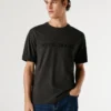 T-shirt dalla vestibilità regolare con logo ricamato T-shirt dalla vestibilità regolare con logo ricamato