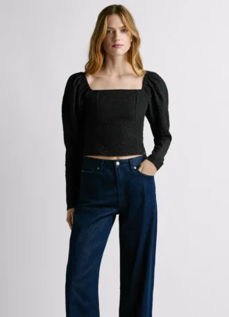Top jacquard dal taglio corto