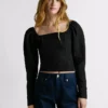Top jacquard dal taglio corto