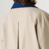 Trench con colletto a camicia Trench con colletto a camicia